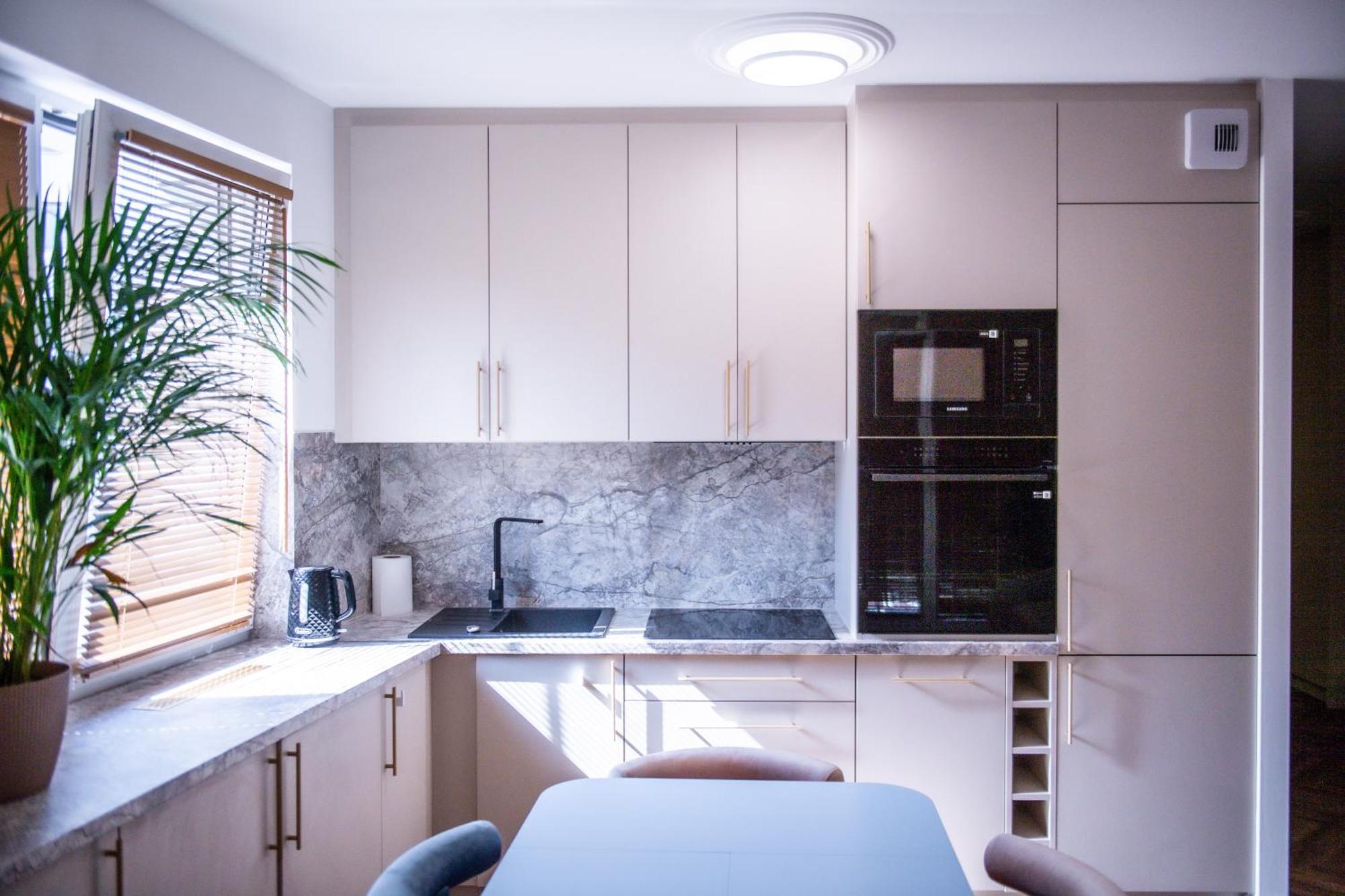 Apartament Mikolowska Z Balkonem グリヴィツェ エクステリア 写真